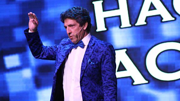 ReconocimientoLa puesta ganó el &nbsp;premio Estrella del Mar a Mejor Unipersonal de Humor.&nbsp;ÉxitoSu espectáculo tuvo buena aceptación del público. Fue su temporada más larga. &nbsp;Comenzó en dicie