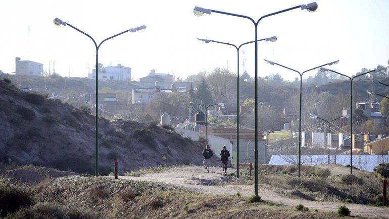 Gestionan iluminación para el sector de Bardas Soleadas