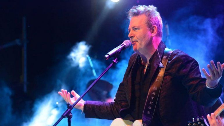 Miguel Mateos insultó a Macri en un show transmitido por la TV Pública