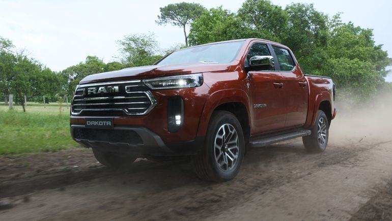 RAM Dakota. RAM Dakota.