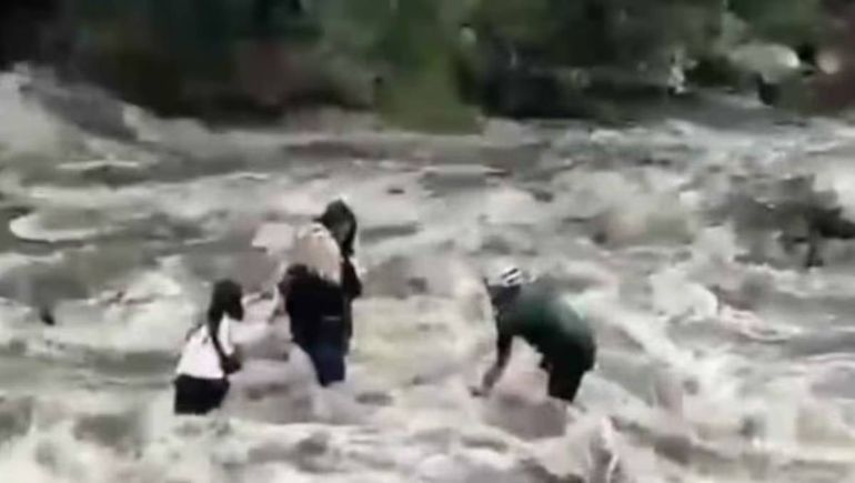 Un ministro de San Luis rescató a un grupo de mujeres atrapadas en un arroyo.&nbsp;