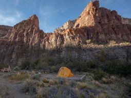 El Parque Patagonia, en el sudoeste de Santa Cruz, ofrece una experiencia única para los amantes del acampe. El Parque Patagonia, en el sudoeste de Santa Cruz, ofrece una experiencia única para los amantes del acampe.