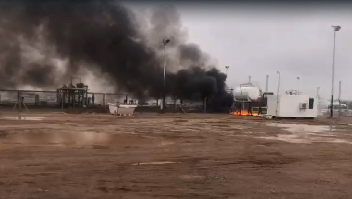 incendio en una bateria en un yacimiento de rio negro
