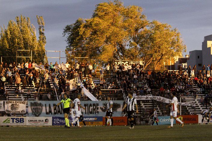 No salen del fondo: Cipolletti e Independiente empataron en La Visera