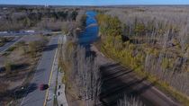 desde el drone: asi se ve la sequia del rio limay