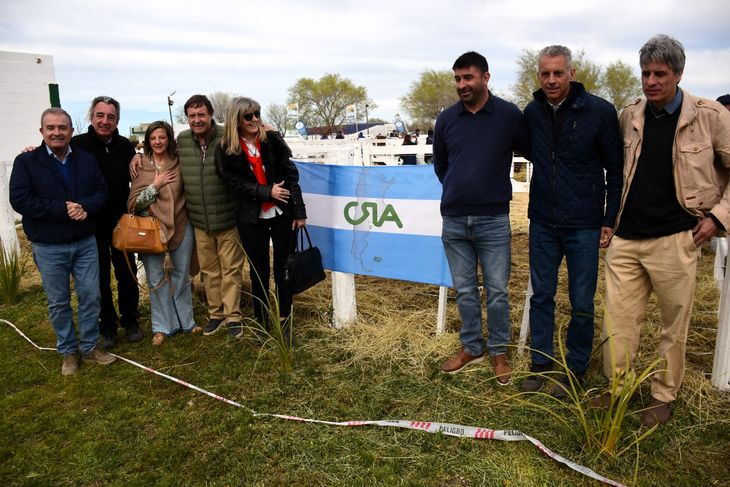 Las autoridades recorrieron la exposición tras la inauguración. Federación de Sociedades Rurales de Río Negro Las autoridades recorrieron la exposición tras la inauguración. Federación de Sociedades Rurales de Río Negro