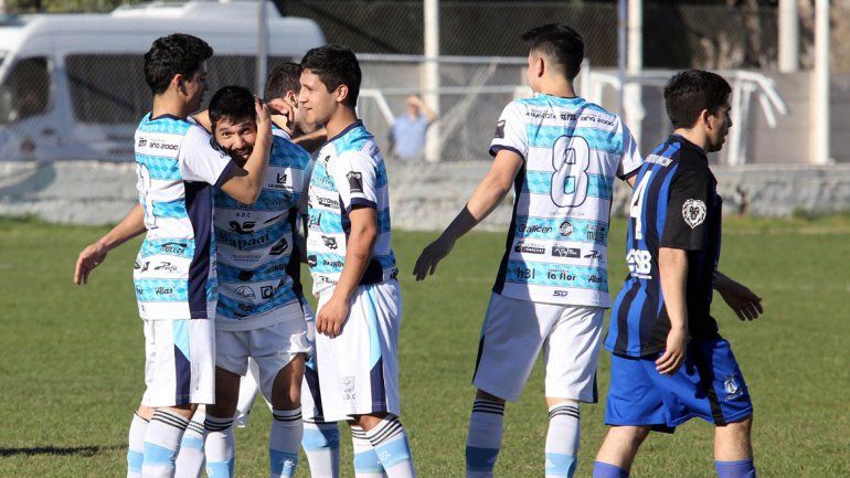 En el duelo entre los dos más poderosos del campeonato