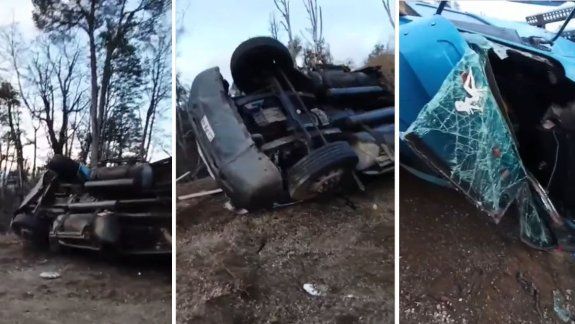 Un camión cargado con madera de lenga protagonizó un vuelco cerca del Paso Samoré.