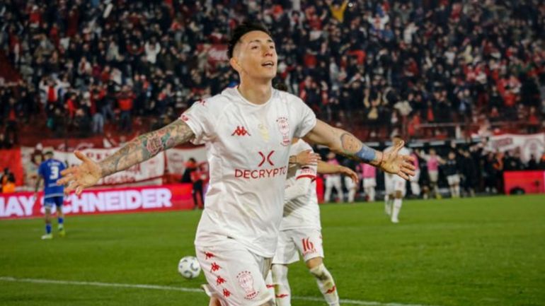 Rodrigo Echeverria con la camiseta de Huracán Rodrigo Echeverria con la camiseta de Huracán