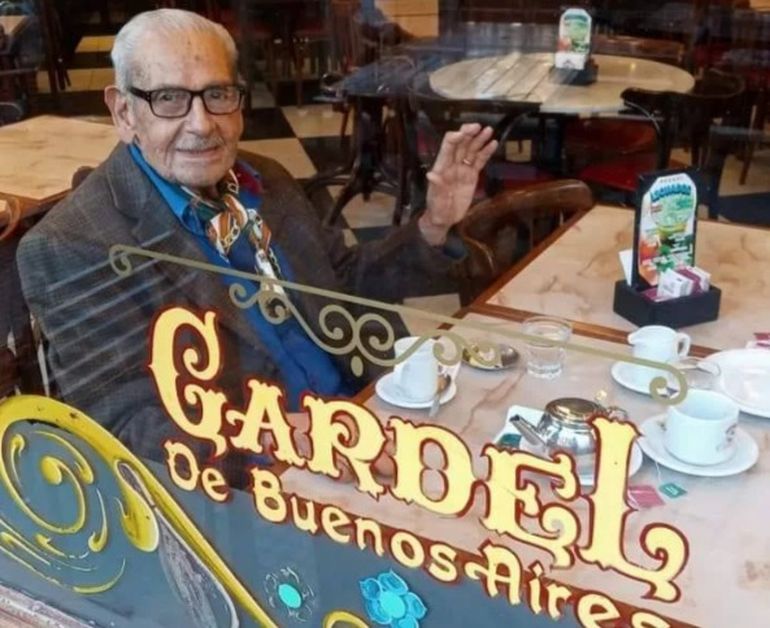 La foto de perfil de Horacio Barrenti en su cuenta de Facebook, muestra de su amor por el tango. La foto de perfil de Horacio Barrenti en su cuenta de Facebook, muestra de su amor por el tango.