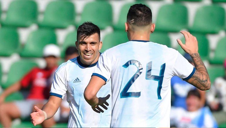 Dos asistencias y un medio gol del neuquino Acuña en el 6 a 1 de Argentina a Ecuador