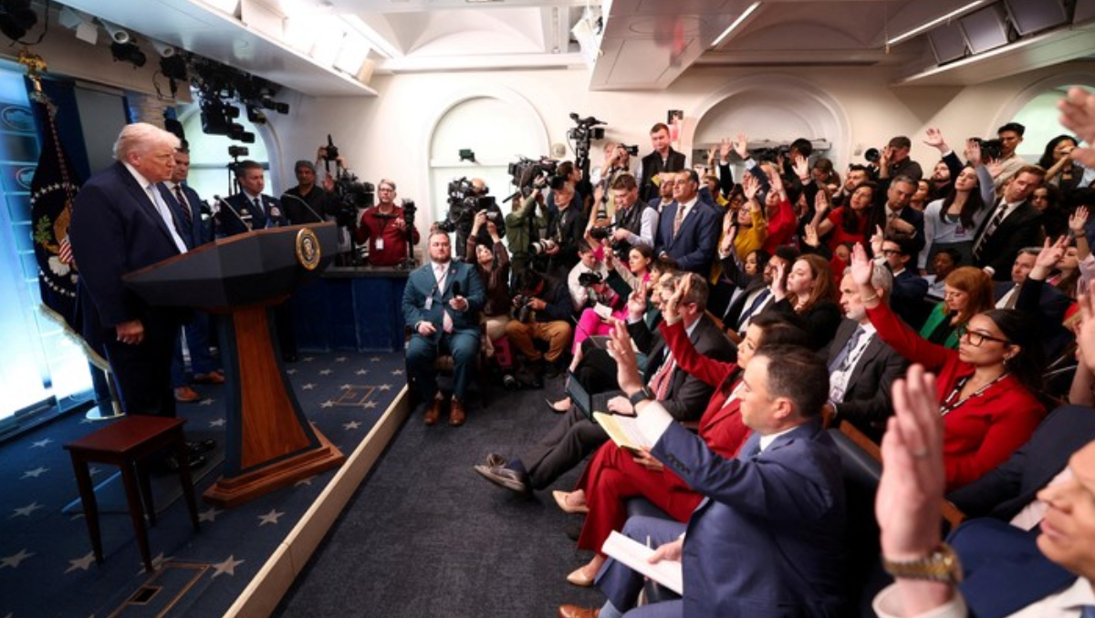 Guerra en la Casa Blanca: por qué las cadenas de TV le cortaron la cobertura a Trump
