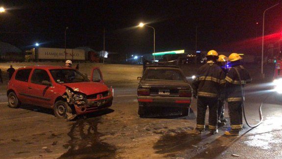 Se metió sin mirar a la Ruta 7 con su auto y se tragó otro