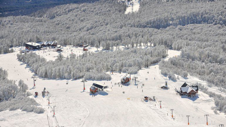 Habilitan actividades recreativas y deportivas en los centros de esquí