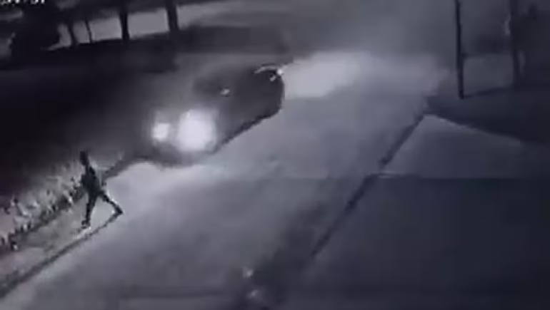Video: conductor atropelló y mató a un hombre en plena calle de Mar del Plata