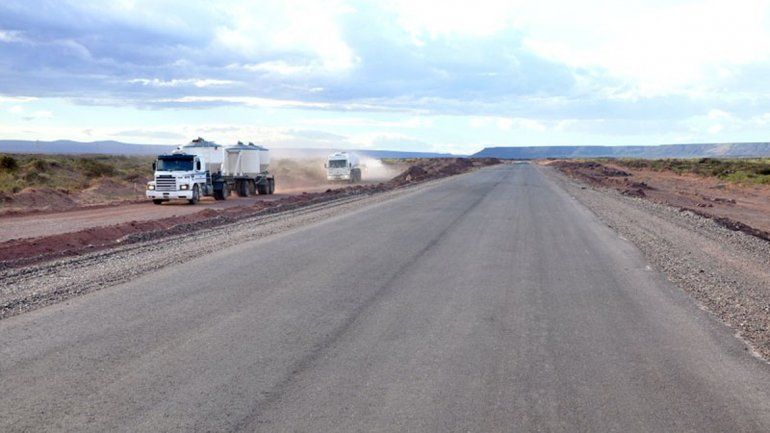 Este sector de la ruta siempre se inunda cuando hay lluvias fuertes.