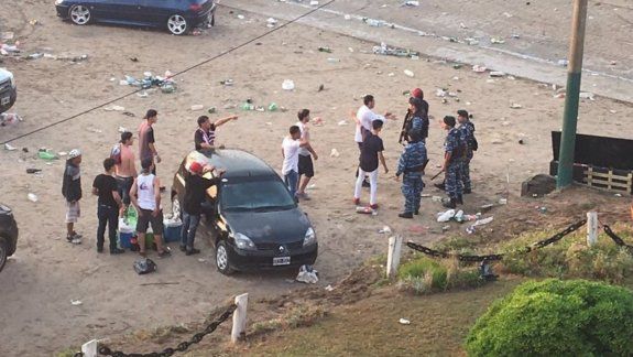 Fiesta en la playa en Villa Gesell terminó en una batalla campal