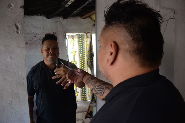 “Apunto mucho a ayudar a los abuelos, me he enfocado mucho en ellos, en los que están en situación de calle porque detrás de ellos hay muchas historias”, dice Miguel. (Foto: María Isabel Sánchez). “Apunto mucho a ayudar a los abuelos, me he enfocado mucho en ellos, en los que están en situación de calle porque detrás de ellos hay muchas historias”, dice Miguel. (Foto: María Isabel Sánchez).