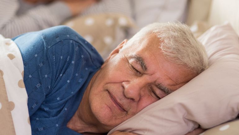 Relacionan a las siestas largas con el Alzheimer