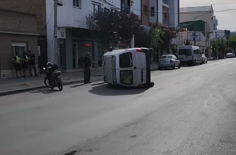 El accidente ocurrió en la esquina de Perito Moreno y Tierra del Fuego