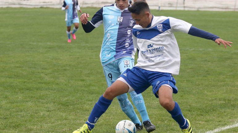 Don Bosco sacó un buen punto en la Colonia y sigue prendido arriba.