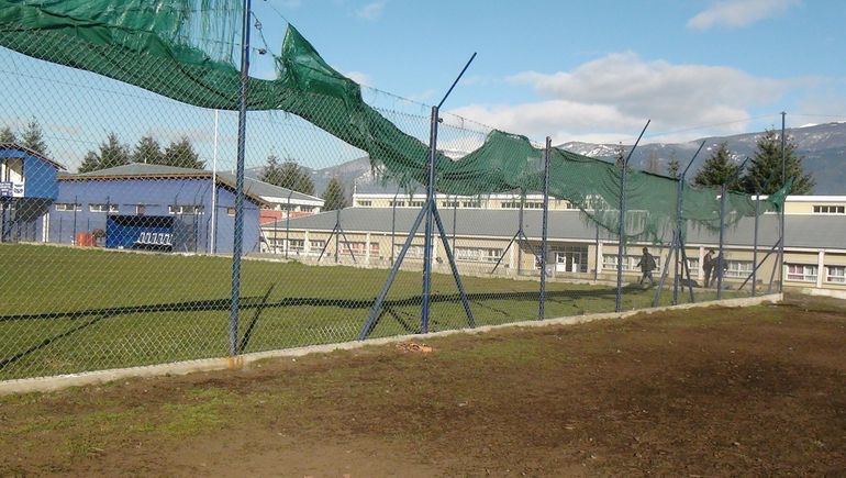 Con el fútbol también se castiga en Río Negro: un jugador de Deportivo Cristal de El Bolsón fue suspendido por no mantener a sus hijos.