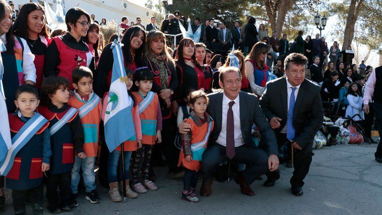 Chos Malal celebró 132 años y recibió aportes para obras