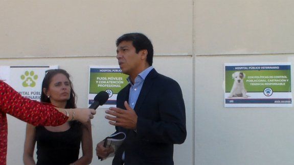 Escobar presentó un proyecto para crear hospitales para mascotas