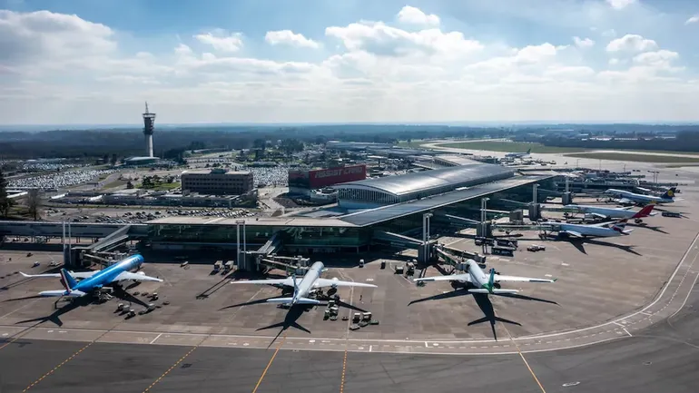 Este miércoles habrá 41 vuelos afectados por tareas de mantenimiento en las pistas de Ezeiza.