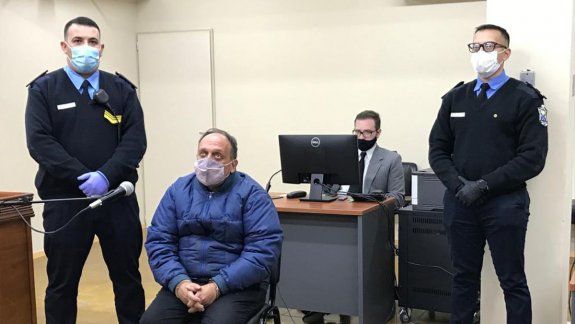 Acusan a funcionario de traficar pornografía infantil