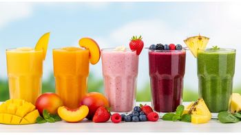 Jugos naturales de fruta para el verano. Jugos naturales de fruta para el verano.