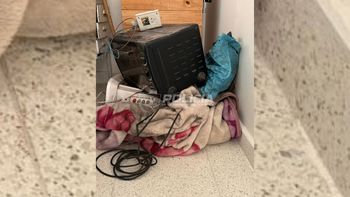 pareja de delincuentes fue detenida mientras saqueaba una casa incendiada pareja de delincuentes fue detenida mientras saqueaba una casa incendiada