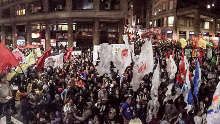 Temer pierde aliados, suma pedidos de impeachment y hay protestas callejeras que piden elecciones