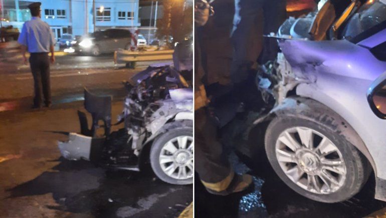 El fuerte choque entre un auto y un camión tuvo lugar en el cruce de Ruta 22 y Linares.