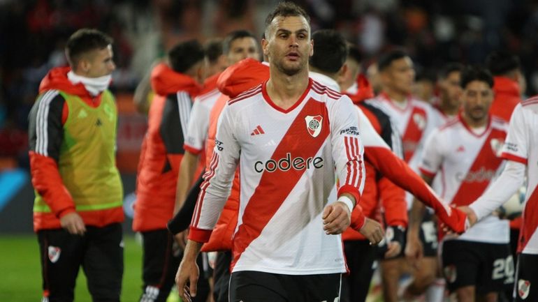 González Pirez con la camiseta de River