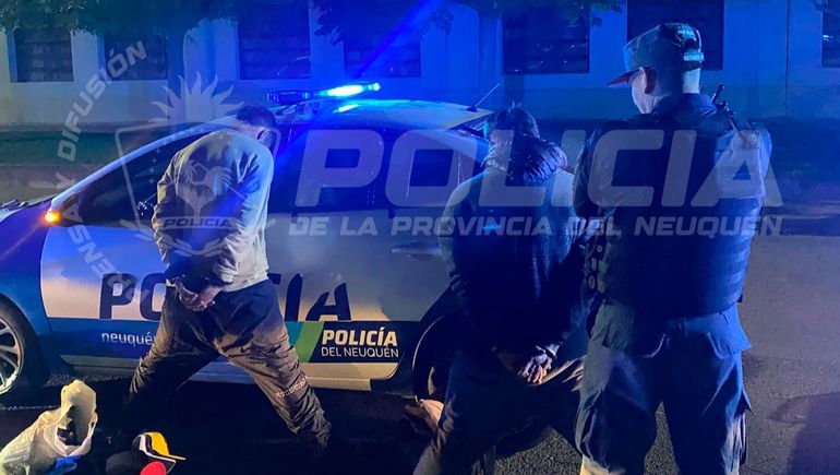 Ladrones cayeron con una importante cantidad de marihuana tras cometer un robo en la calle