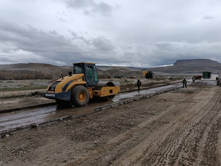 La finalización del puente de La Rinconada no solo optimizará la transitabilidad, sino que también se espera que impulse el turismo y la economía patagónica. Foto: Vialidad Nacional La finalización del puente de La Rinconada no solo optimizará la transitabilidad, sino que también se espera que impulse el turismo y la economía patagónica. Foto: Vialidad Nacional
