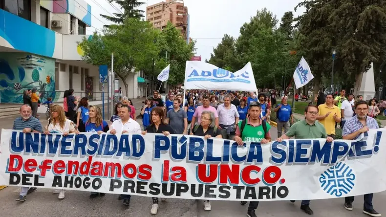 Marcha a favor de la universidad pública.