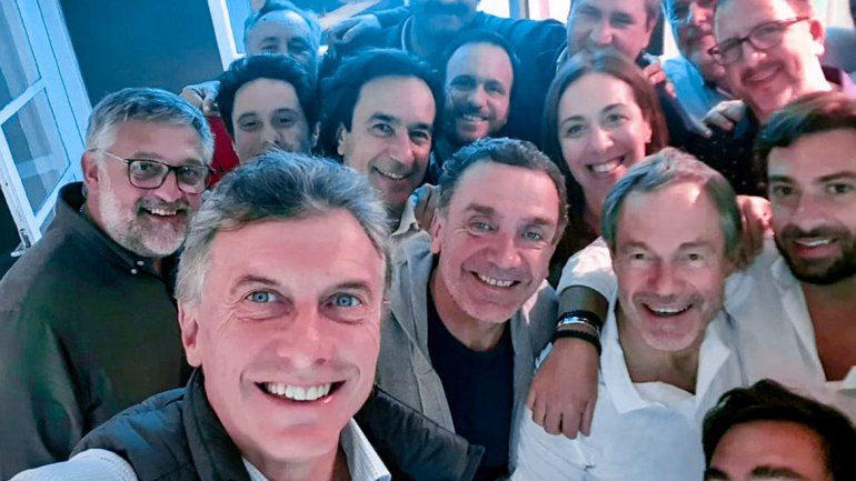 Macri visitó de sorpresa a Vidal  y a su gabinete