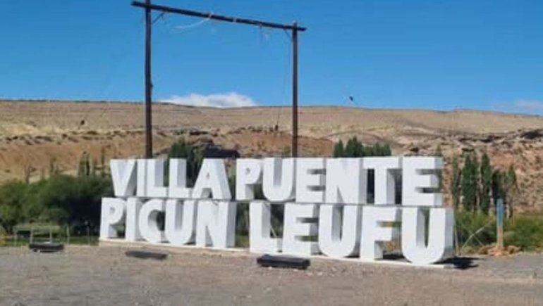 Entre la alegría y los miedos: El papel del petróleo descubierto en el patio de la escuela de Los Molles