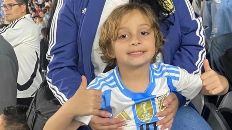 Cuando dos sismos sacudieron Venezuela, Lucas se encontraba con su tío. Había ido a La Guaira a pasar el día en la playa. | LM Neuquen Cuando dos sismos sacudieron Venezuela, Lucas se encontraba con su tío. Había ido a La Guaira a pasar el día en la playa.