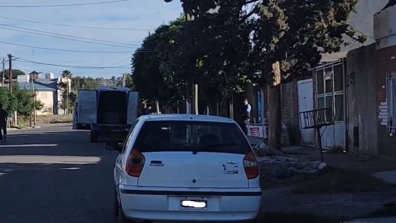 Los allanamientos se realizaron durante el transcurso de la mañana del jueves. Los allanamientos se realizaron durante el transcurso de la mañana del jueves.