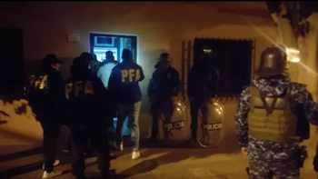 allanaron a sabag montiel y encontraron dos elementos claves para la causa allanaron a sabag montiel y encontraron dos elementos claves para la causa