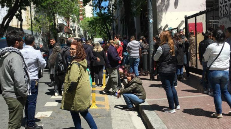 Evacuan tres escuelas por amenazas de bomba