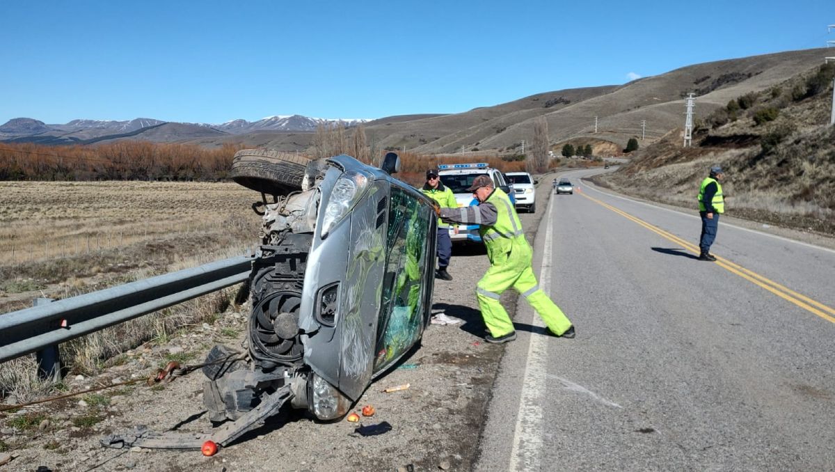 Una mujer resultó herida en un vuelco en Junín de los Andes