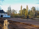 La chacra está ubicada en el portal e ingreso a la provincia de Neuquén, cerca del dique Ballester.