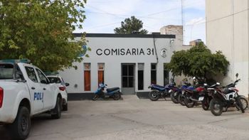 aparecio la mujer con su bebe de cuatro meses: se presento en una comisaria de general roca aparecio la mujer con su bebe de cuatro meses: se presento en una comisaria de general roca