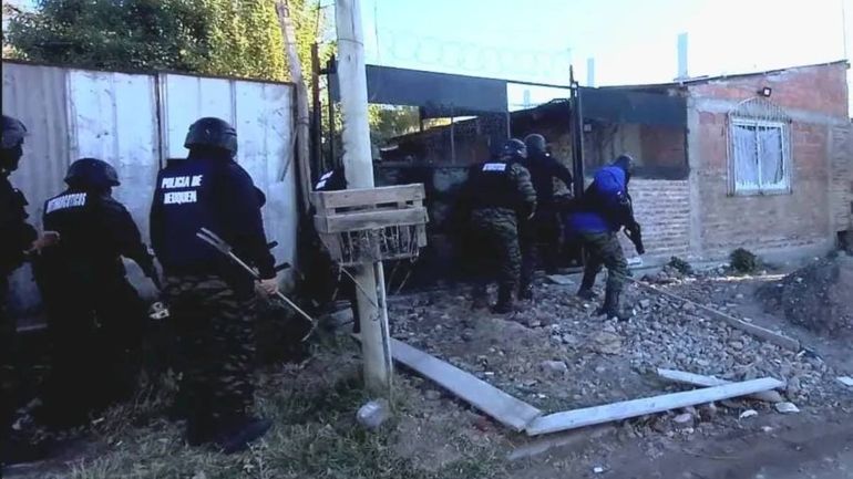 Muchas propiedades que funcionan como búnker narco son escenario reiterado de allanamientos.