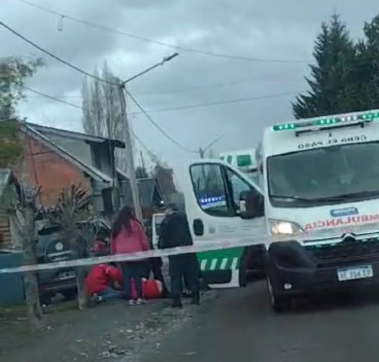 Captura de un video de la escena del crimen remitido a LMNeuquén por un vecino.