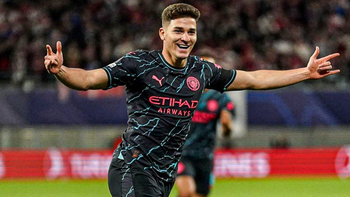 Julián Álvarez y su festejo para el City en la Champions League. Julián Álvarez y su festejo para el City en la Champions League.